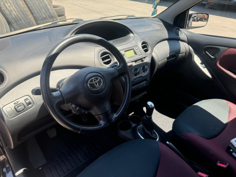 Toyota Yaris, снимка 4 - Автомобили и джипове - 46446726