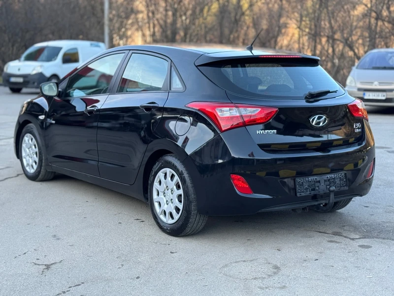 Hyundai I30 1.6CRDi Климатроник, снимка 7 - Автомобили и джипове - 48579859