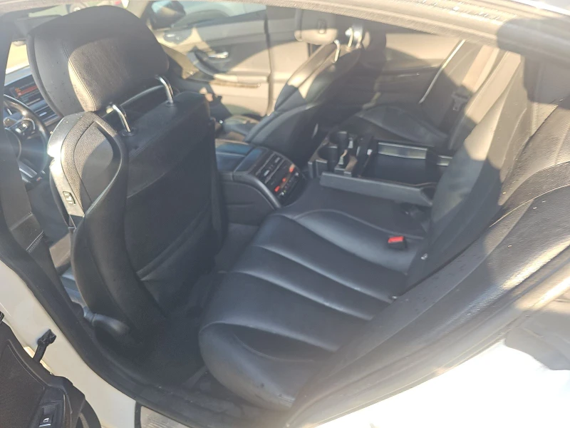 BMW 640 M* SPORT* ДИГИТАЛНО* ТАБЛО* ПОДГРЕВ* КАМЕРА* КЕЙЛЕ, снимка 14 - Автомобили и джипове - 52699587