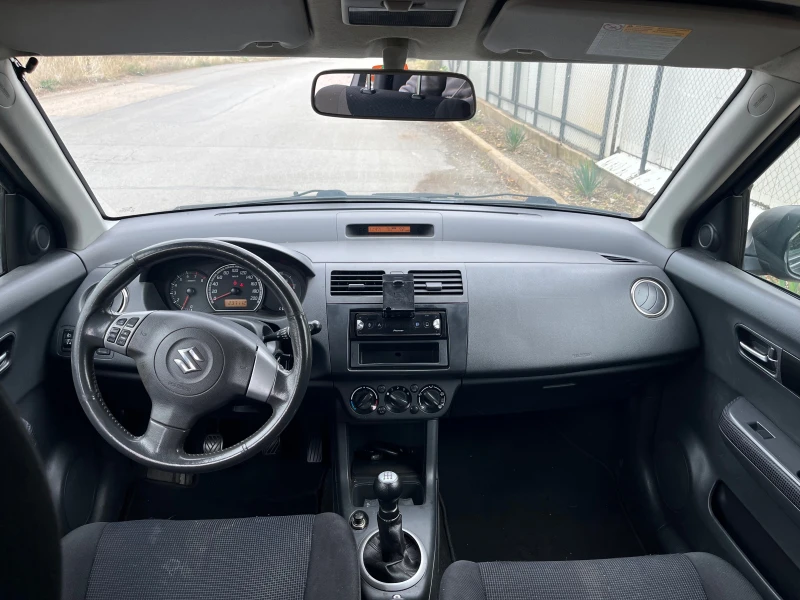 Suzuki Swift 1.3 4х4, снимка 12 - Автомобили и джипове - 52172812