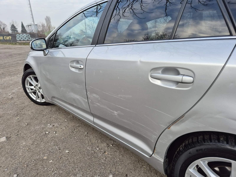 Toyota Avensis, снимка 4 - Автомобили и джипове - 52876454