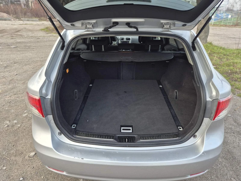 Toyota Avensis, снимка 12 - Автомобили и джипове - 52876454