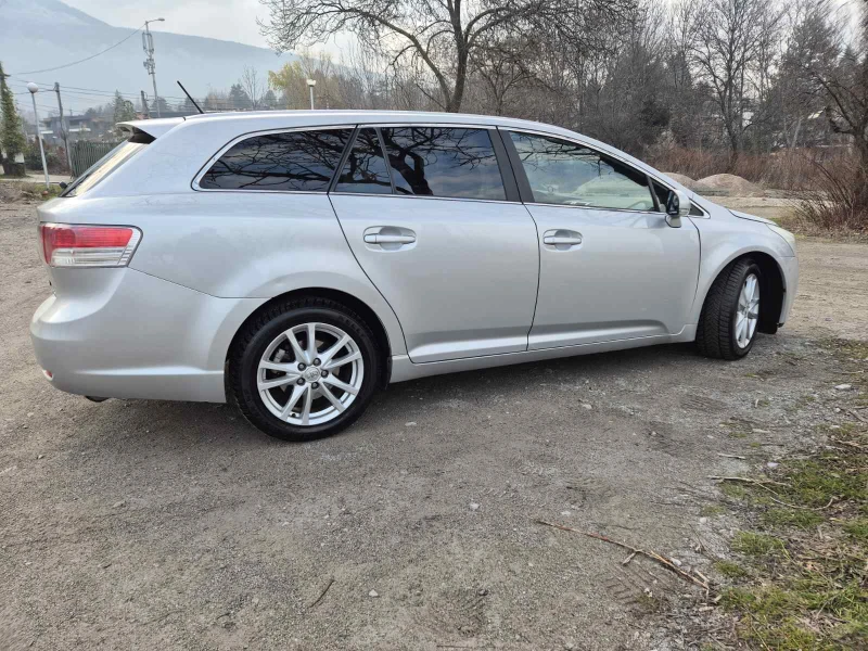 Toyota Avensis, снимка 8 - Автомобили и джипове - 52876454