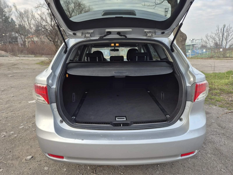 Toyota Avensis, снимка 13 - Автомобили и джипове - 52876454