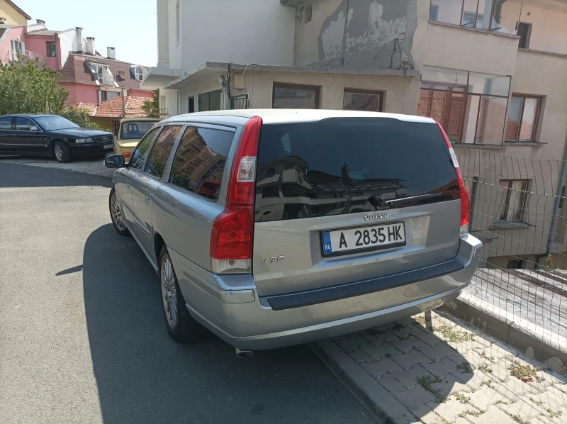 Volvo V70 2.4 D5, снимка 3 - Автомобили и джипове - 53129713