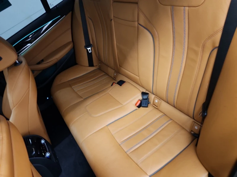BMW 540 * 540I XDRIVE* * Aвтокредит* * Пълна сервизна исто, снимка 15 - Автомобили и джипове - 53499648