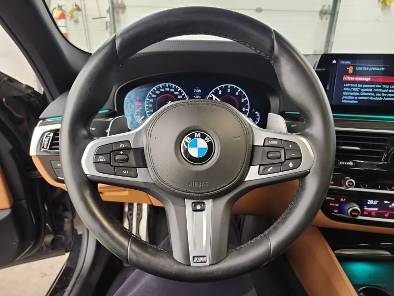 BMW 540 * 540I XDRIVE* * Aвтокредит* * Пълна сервизна исто, снимка 11 - Автомобили и джипове - 53499648