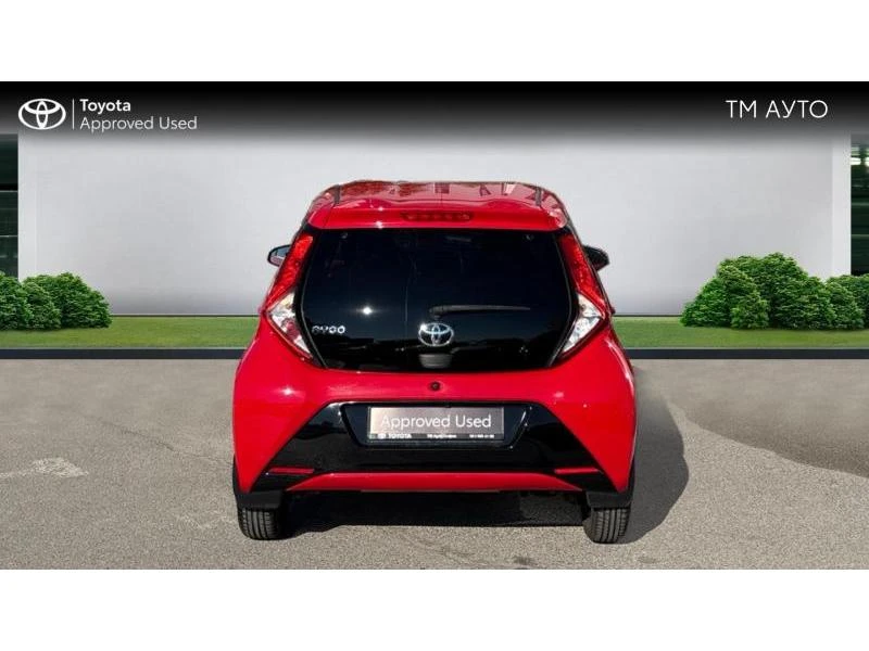 Toyota Aygo 1.0P X-PLAY MT, снимка 4 - Автомобили и джипове - 56255204