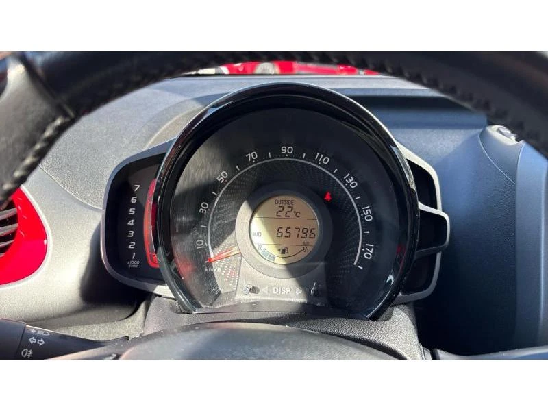 Toyota Aygo 1.0P X-PLAY MT, снимка 14 - Автомобили и джипове - 56255204