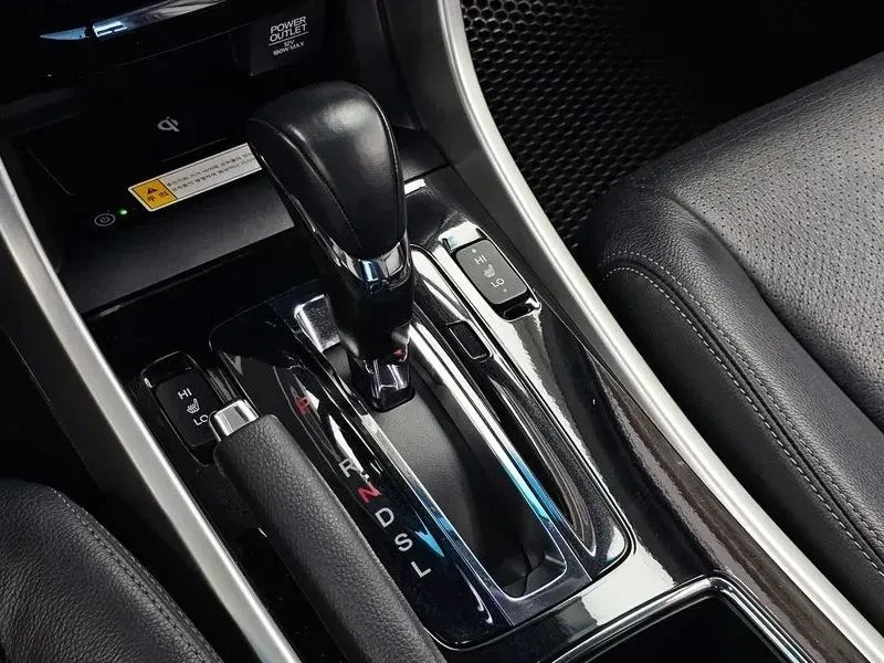 Honda Accord, снимка 9 - Автомобили и джипове - 56687659