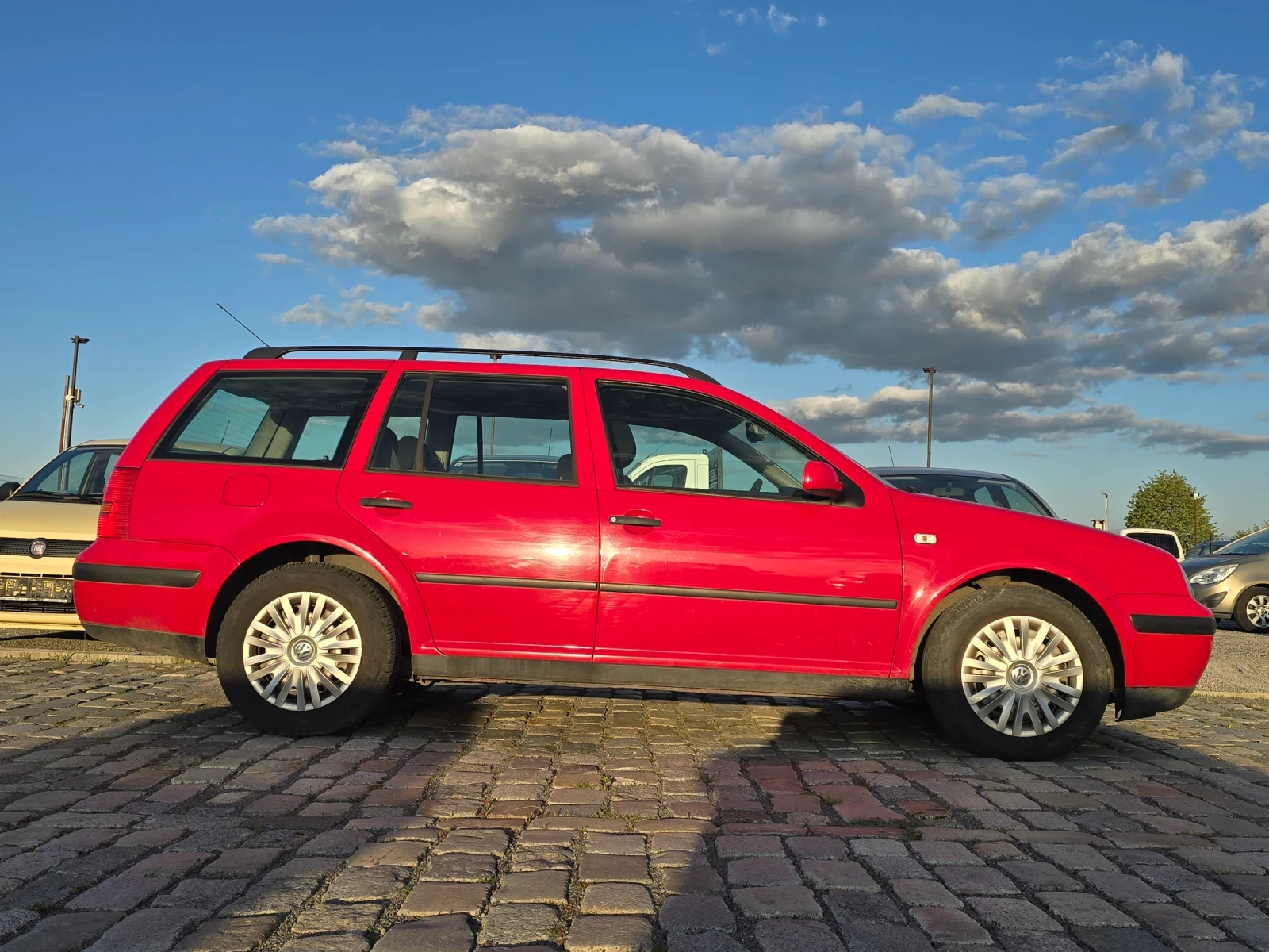 VW Golf 1.6i 105кс КОМБИ Реални километри  - изображение 4