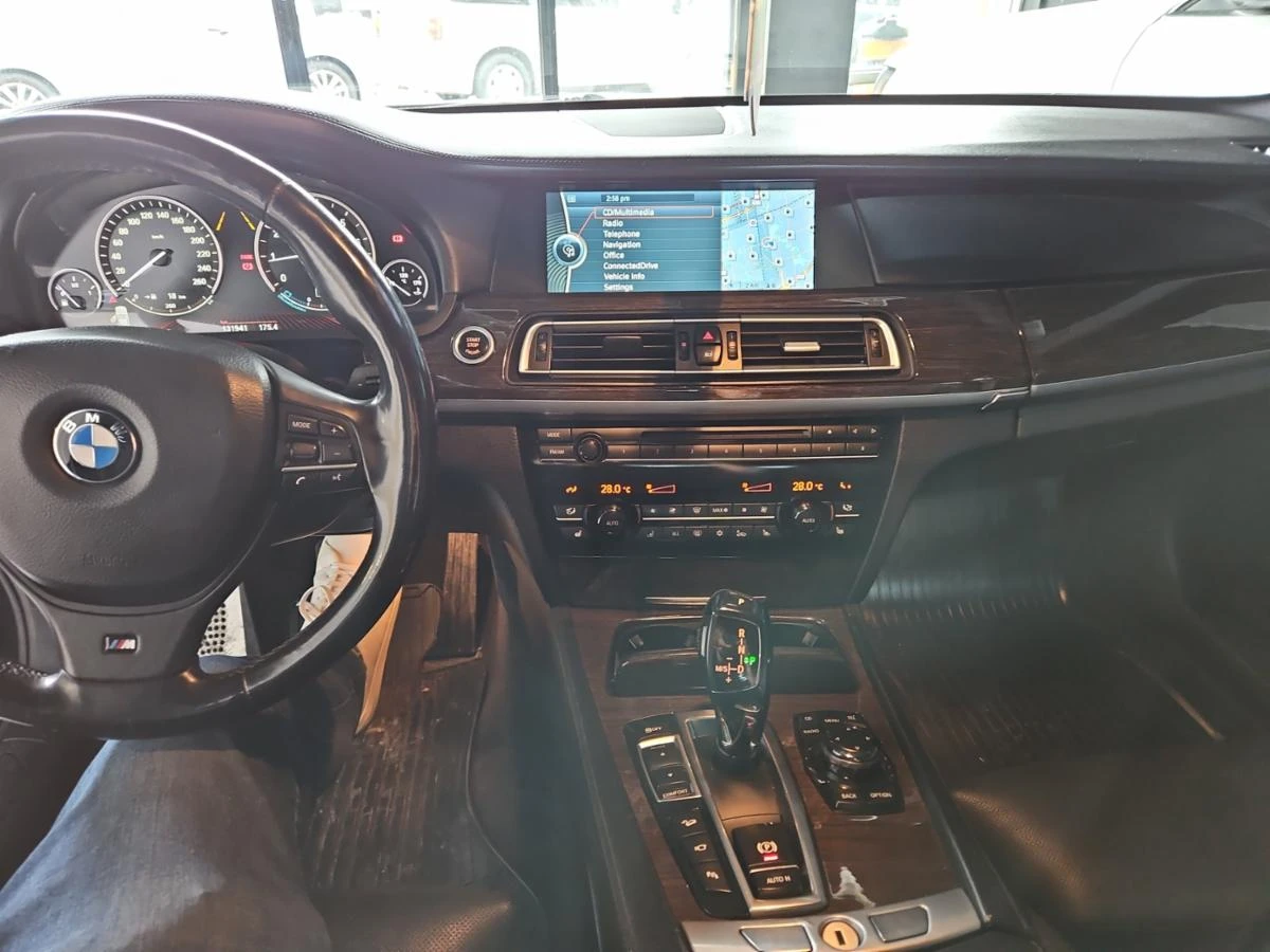 BMW 750 Li xDrive* CARFAX* ОПЦИЯ ЗА ФИНАНСИРАНЕ*  - изображение 7