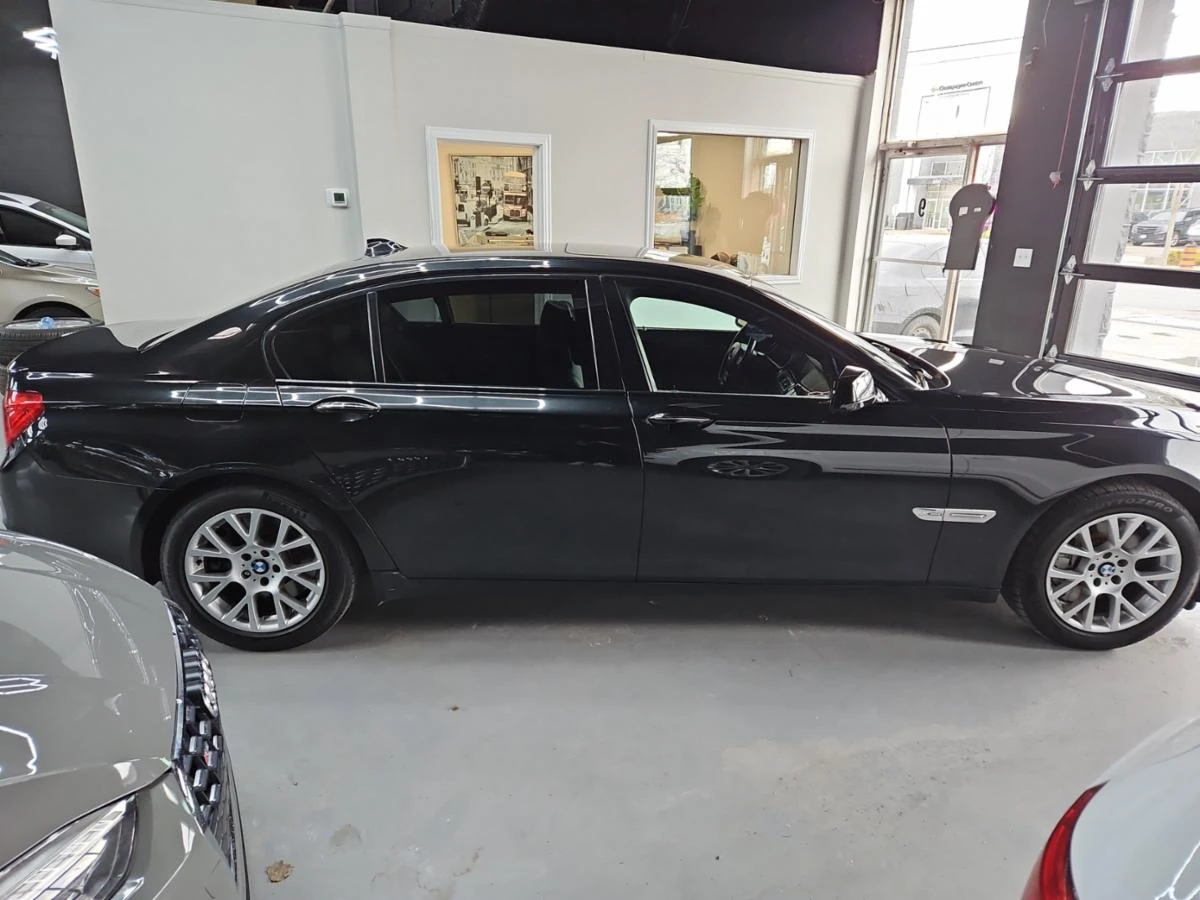 BMW 750 Li xDrive* CARFAX* ОПЦИЯ ЗА ФИНАНСИРАНЕ*  - изображение 4