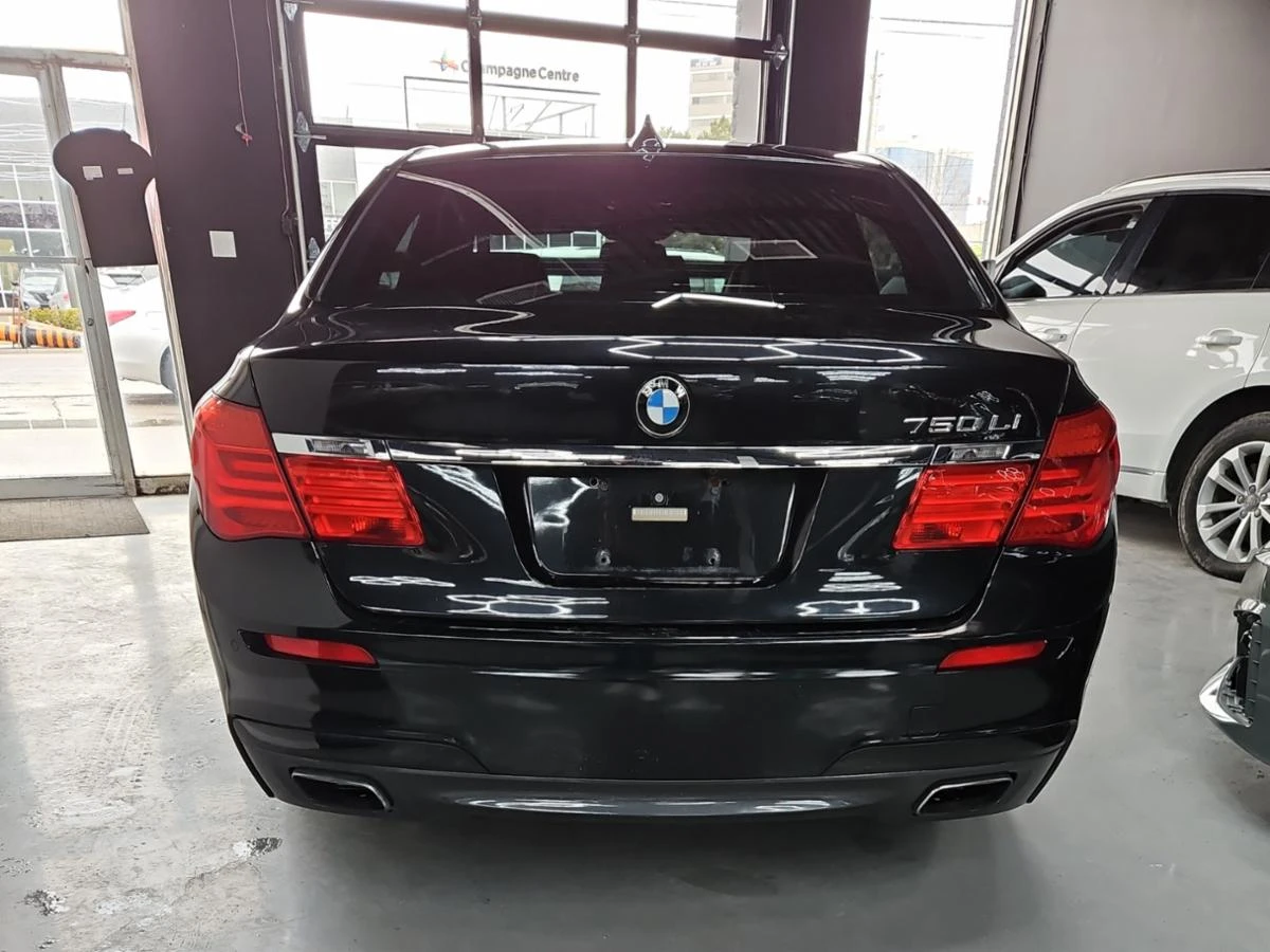 BMW 750 Li xDrive* CARFAX* ОПЦИЯ ЗА ФИНАНСИРАНЕ*  - изображение 3