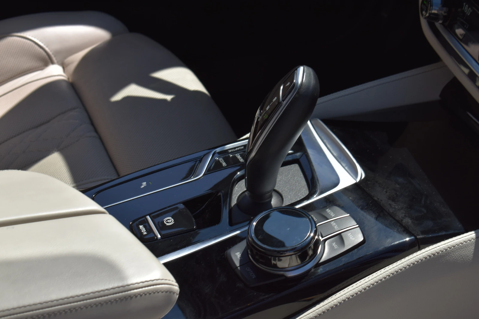 BMW 540 4x4-SPORT* M-SHADOW-LINE* LASER-LIGHT* AMBIENT*  | Mobile.bg   11