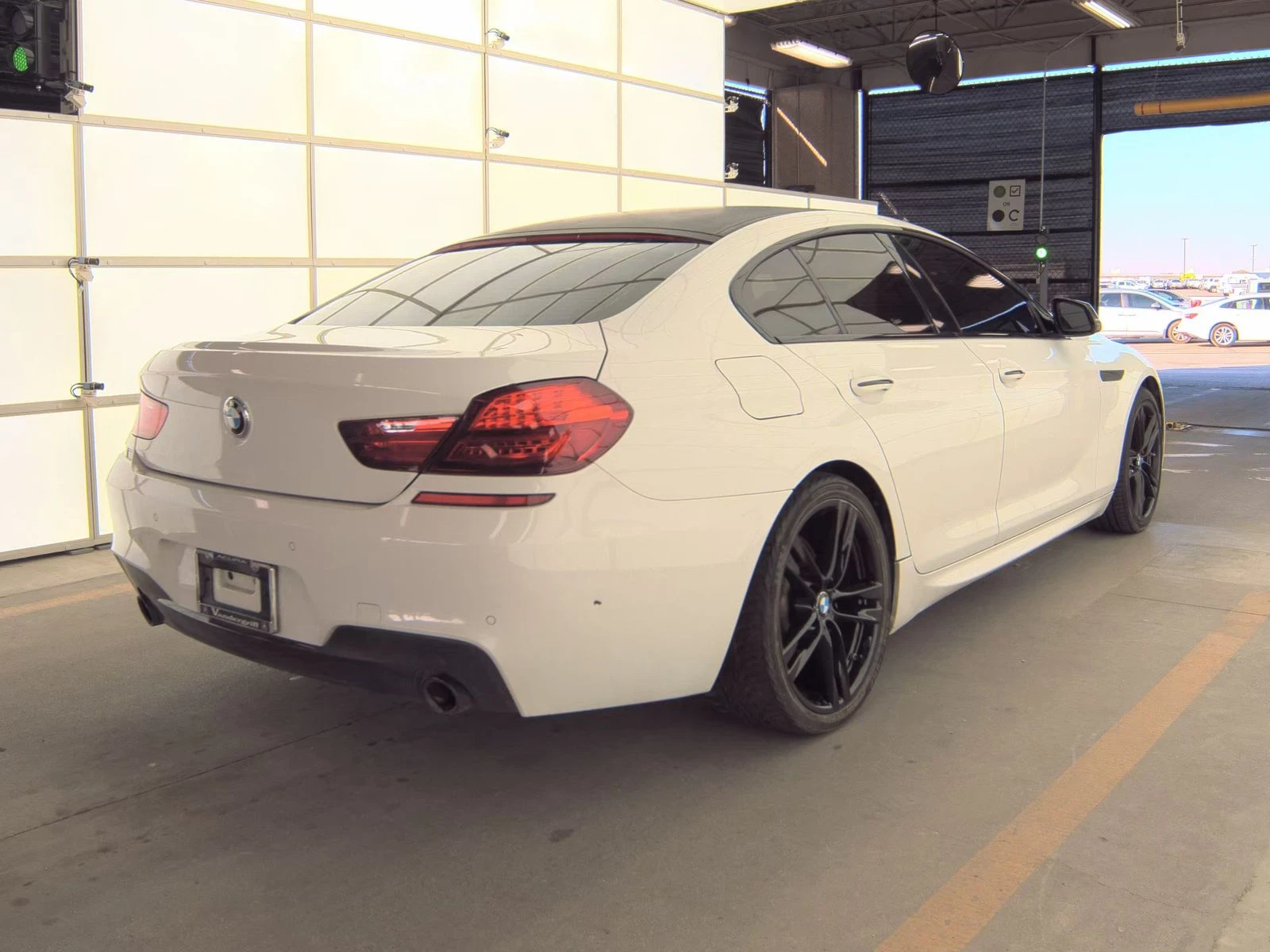 BMW 640 M* SPORT* ДИГИТАЛНО* ТАБЛО* ПОДГРЕВ* КАМЕРА* КЕЙЛЕ - изображение 2