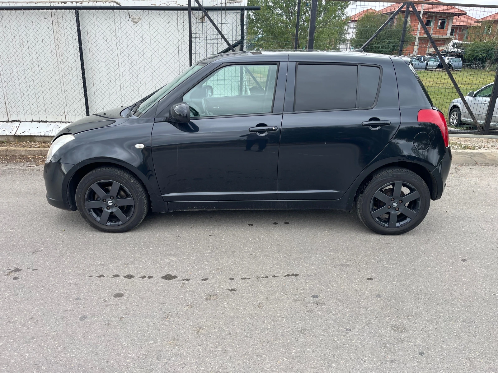 Suzuki Swift 1.3 4х4 | Mobile.bg — изображение 4