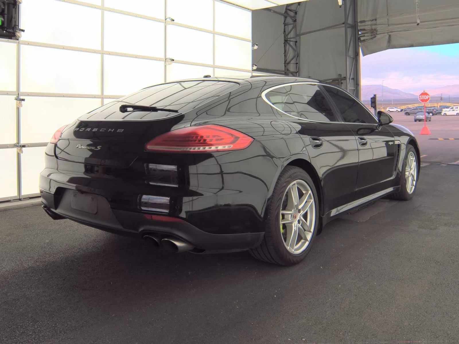 Porsche Panamera LANE ASSIST* BOSE* ОБДУХ* KEYLESS* ВАКУМ - изображение 6