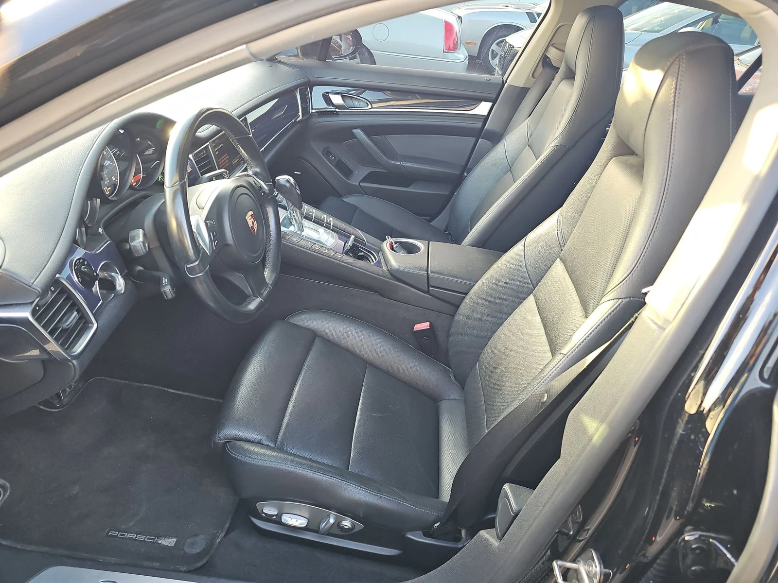 Porsche Panamera LANE ASSIST* BOSE* ОБДУХ* KEYLESS* ВАКУМ - изображение 10