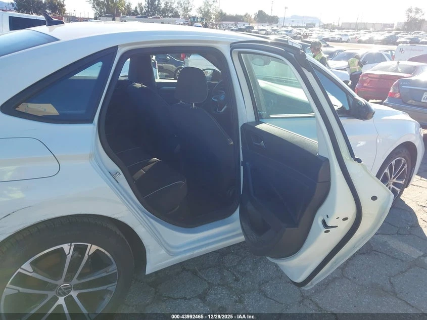 VW Jetta 1.5l Volkswagen 1.5T Sport - изображение 8