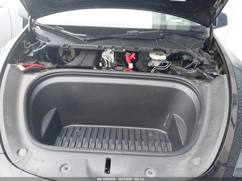 Tesla Model Y Awd/Long Range Dual Motor All-Wheel Drive, снимка 10 - Автомобили и джипове - 53811802