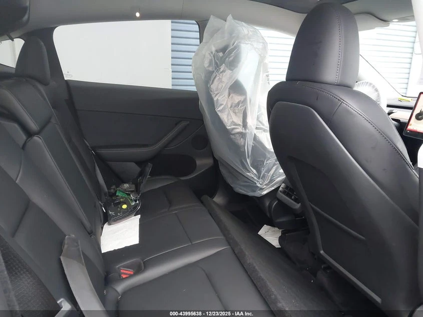 Tesla Model Y Awd/Long Range Dual Motor All-Wheel Drive, снимка 8 - Автомобили и джипове - 53811802