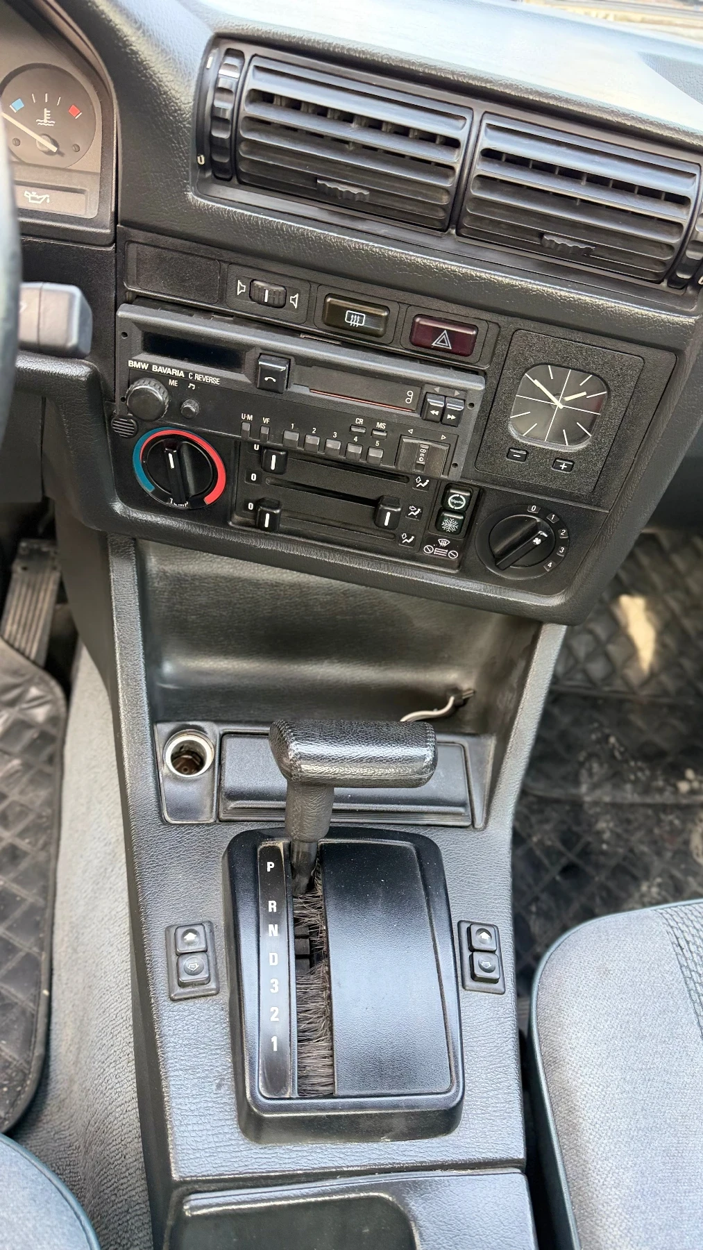 BMW 318 Автоматик Климатик М40 , снимка 15 - Автомобили и джипове - 53840682