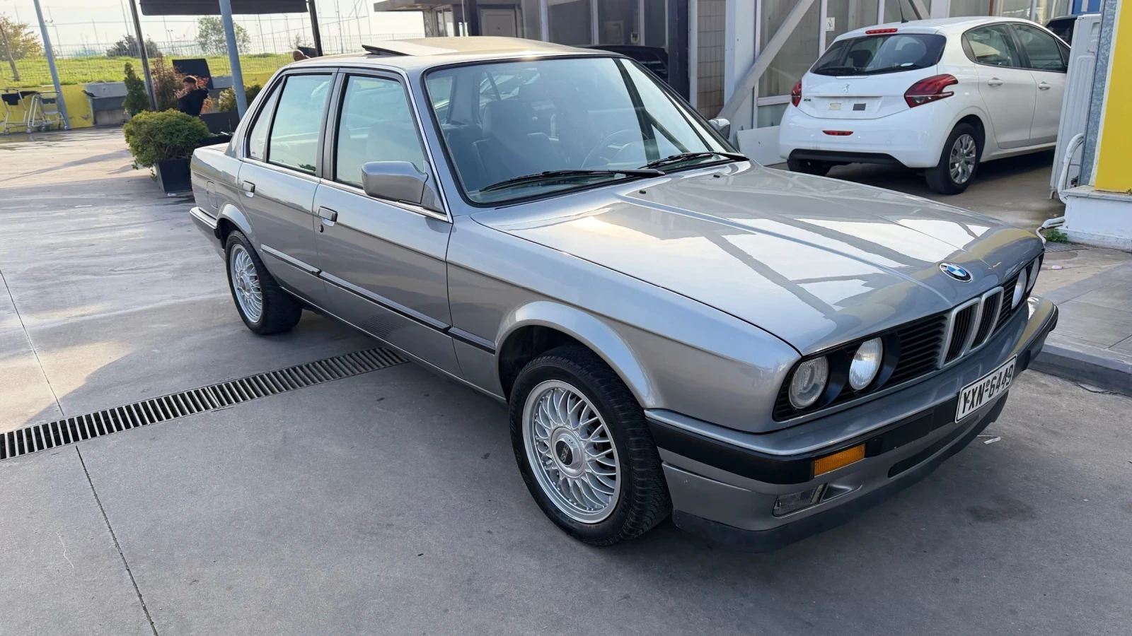 BMW 318 Автоматик Климатик М40 , снимка 11 - Автомобили и джипове - 53840682