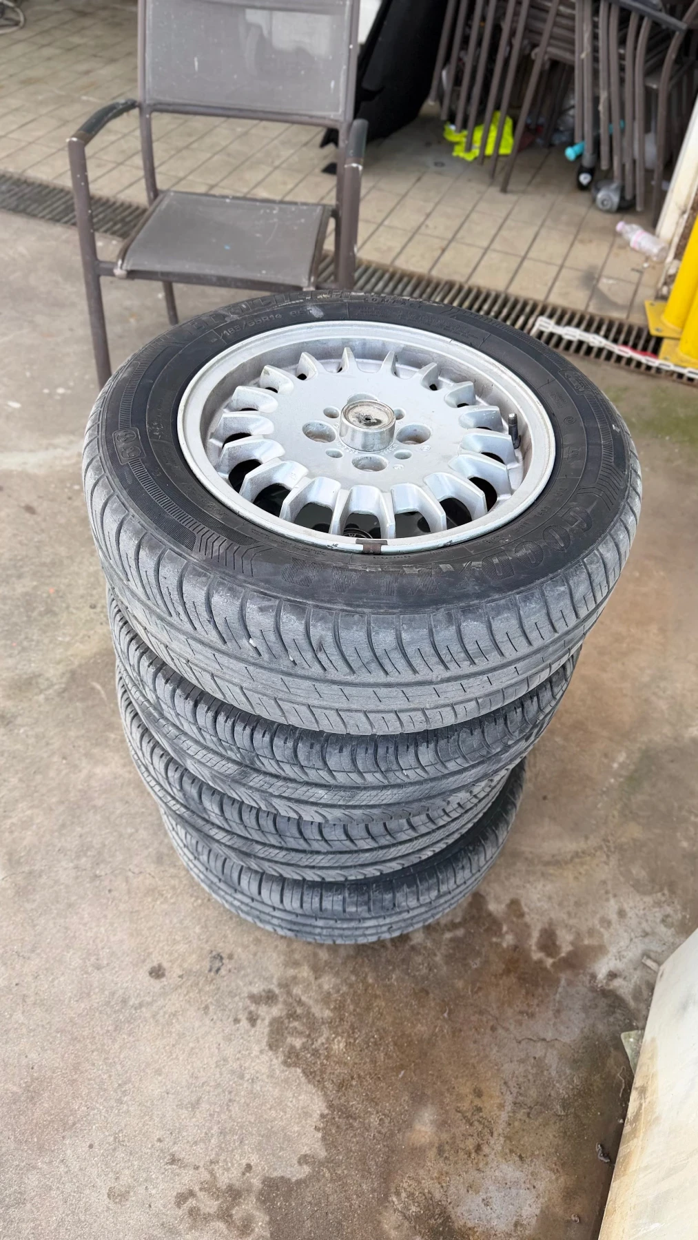 BMW 318 Автоматик Климатик М40 , снимка 13 - Автомобили и джипове - 53840682