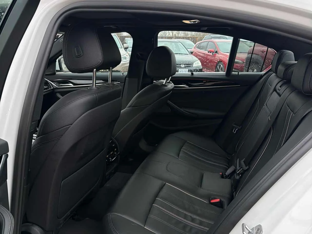 BMW 530 *  xDrive * Панорама * Два ключа * , снимка 11 - Автомобили и джипове - 53993107