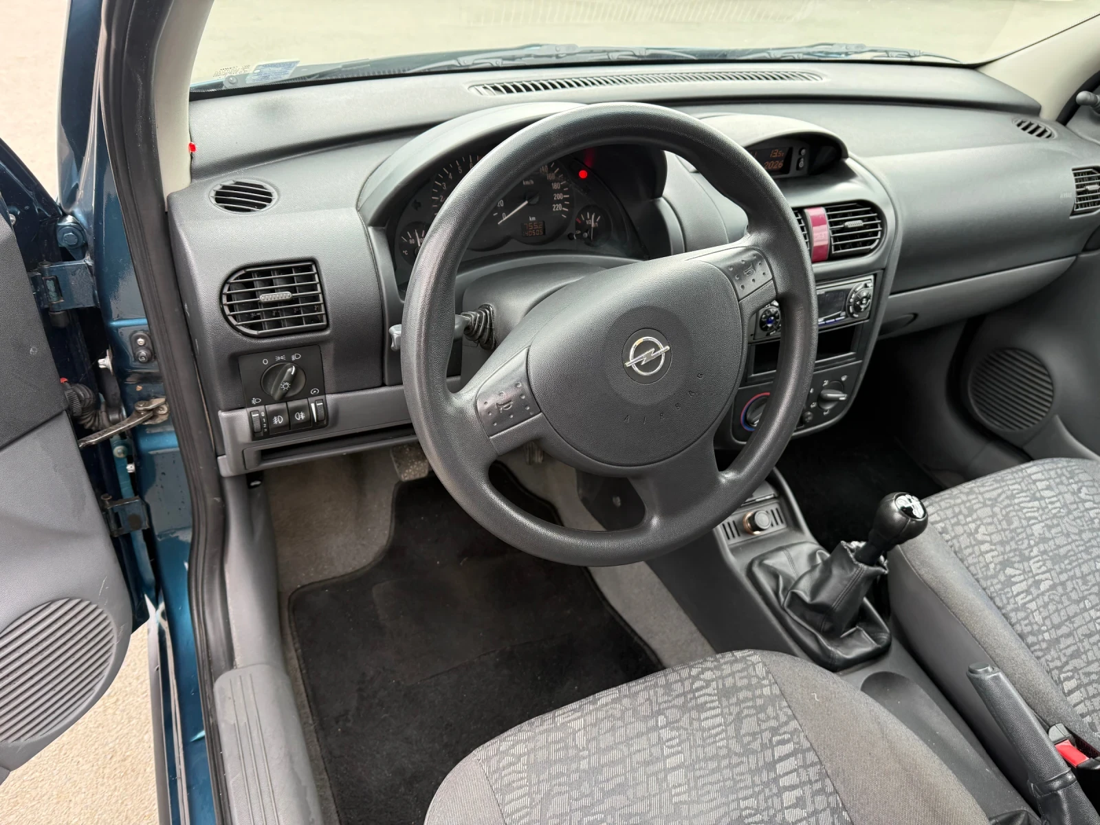 Opel Corsa, снимка 9 - Автомобили и джипове - 54092845