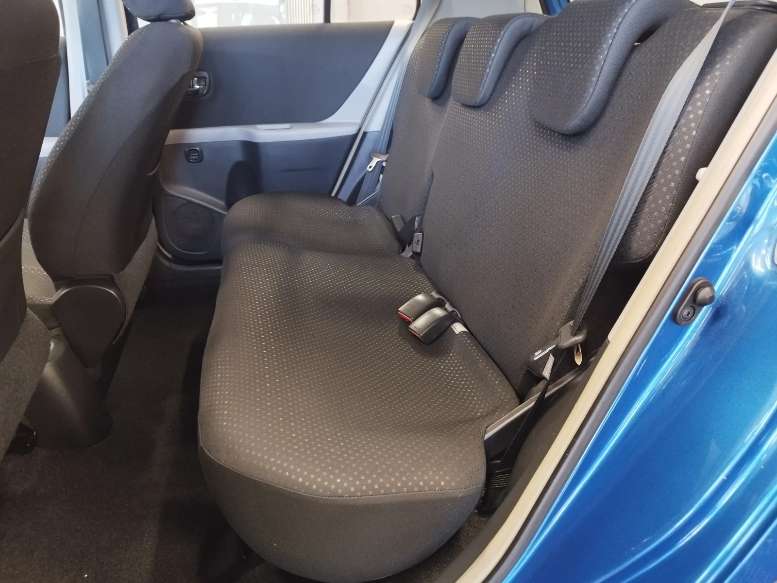 Toyota Yaris 1.3бензин, снимка 11 - Автомобили и джипове - 54147344