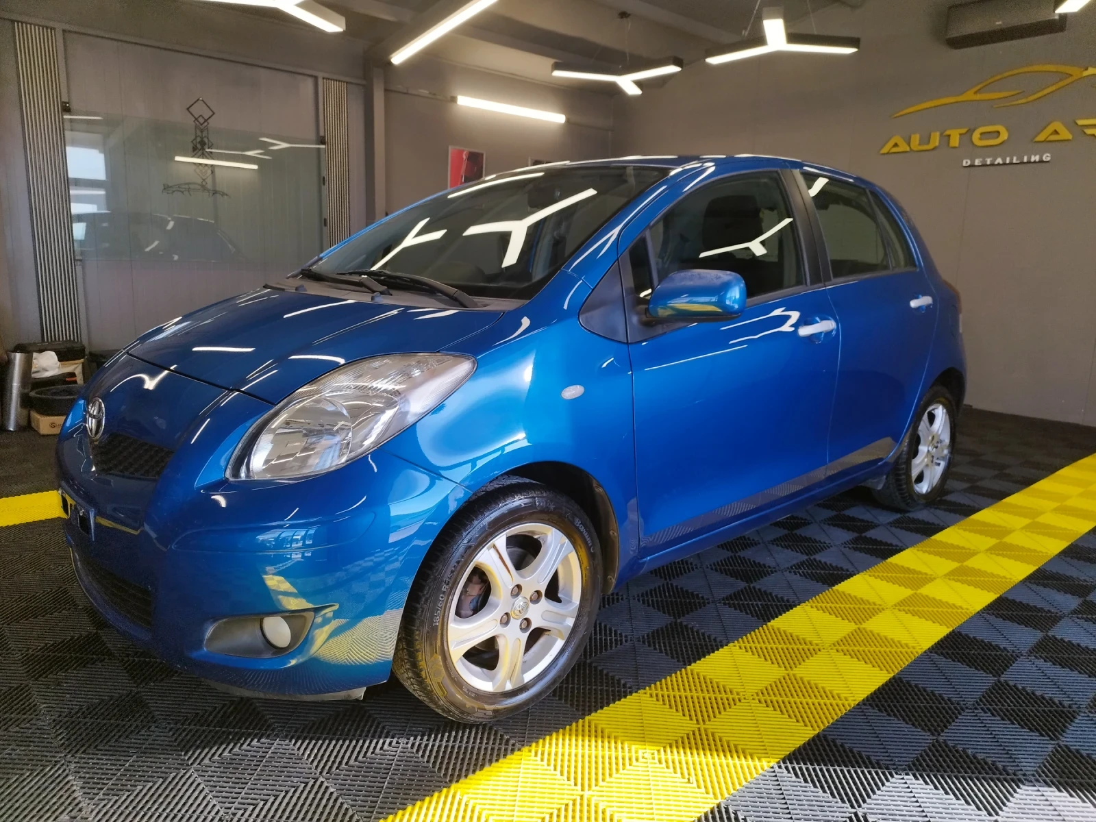 Toyota Yaris 1.3бензин, снимка 3 - Автомобили и джипове - 54147344