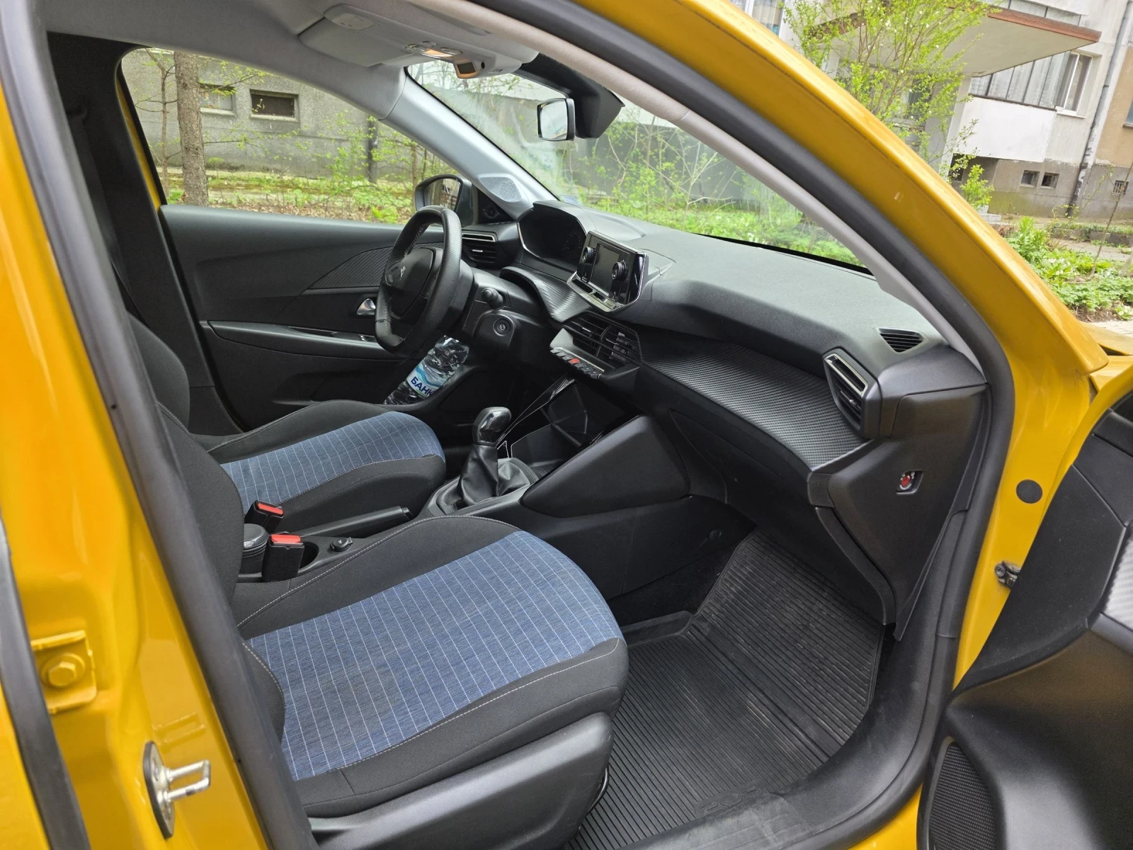 Peugeot 208 1.2, снимка 7 - Автомобили и джипове - 54152368