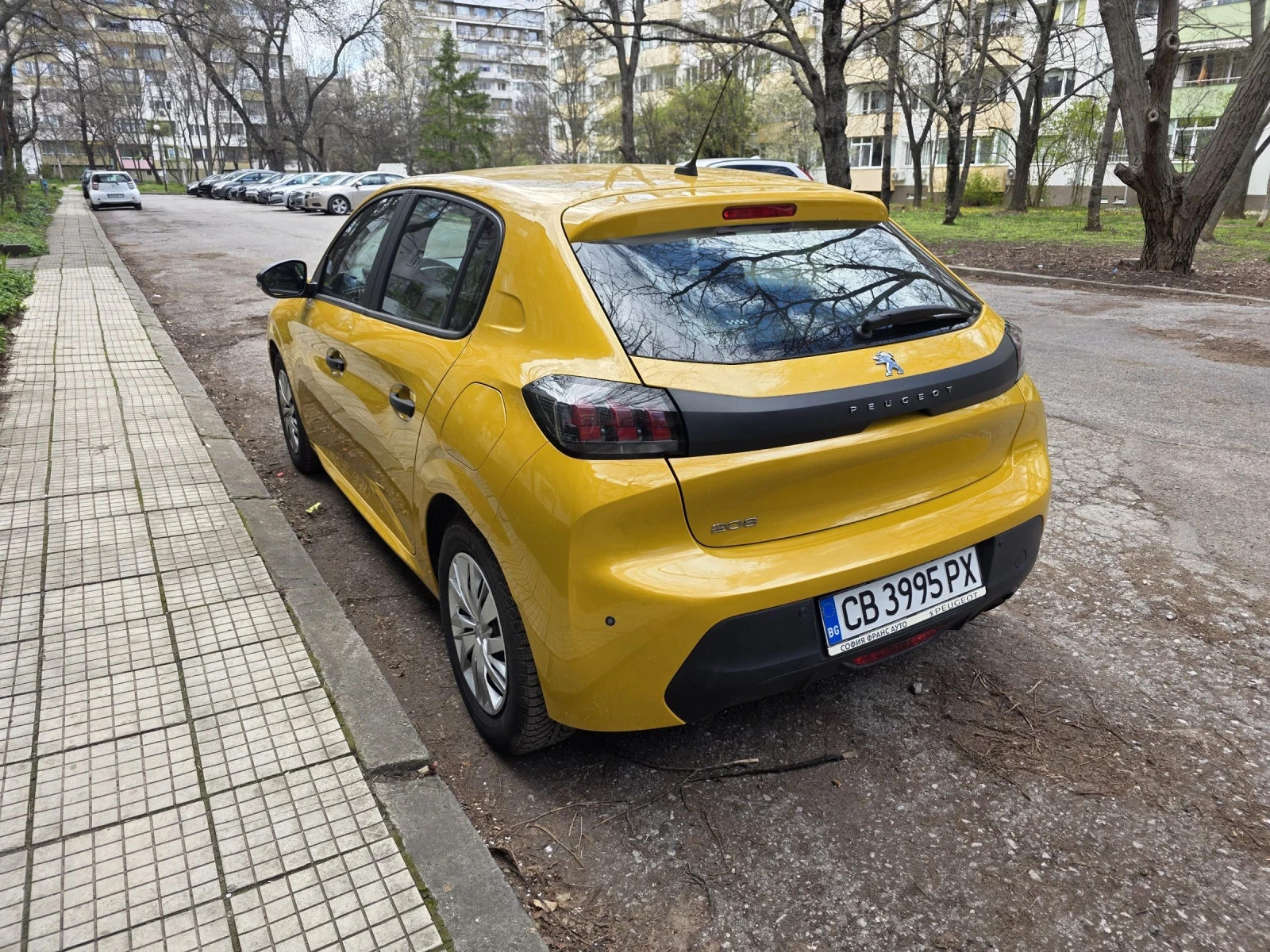 Peugeot 208 1.2, снимка 3 - Автомобили и джипове - 54152368