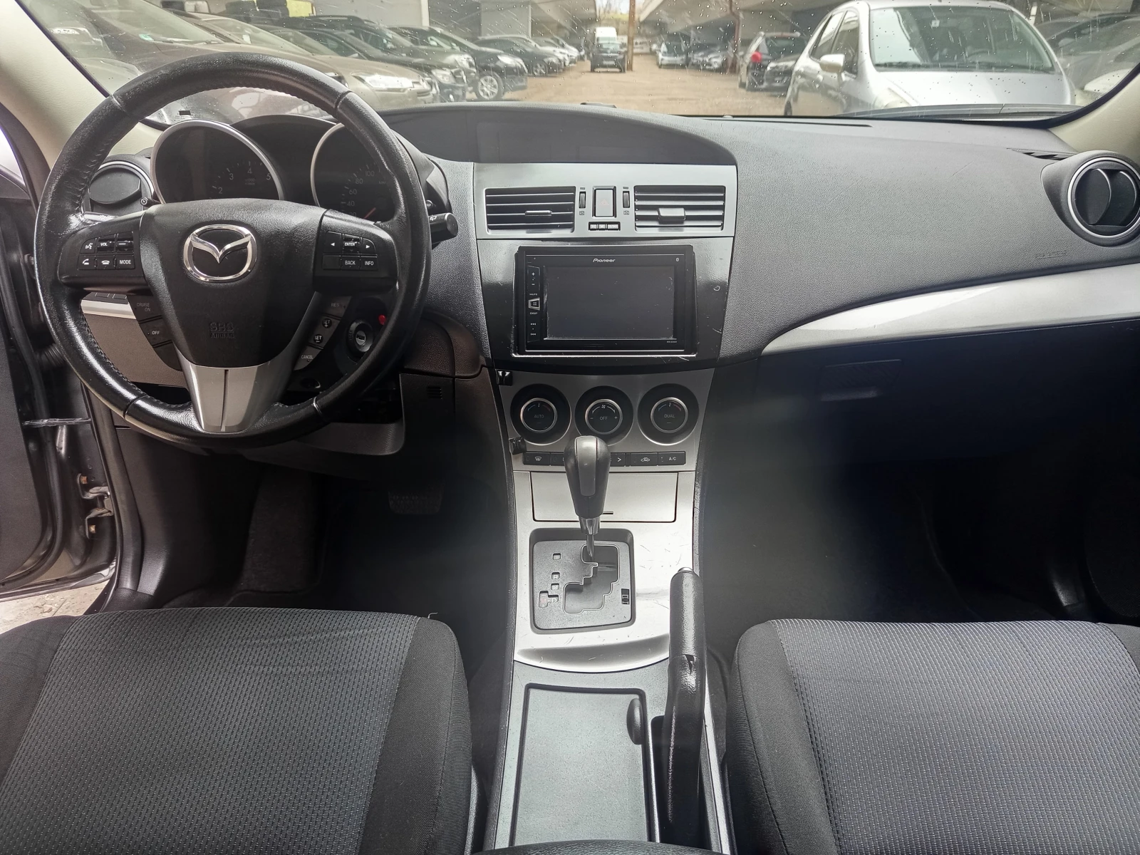 Mazda 3 1.6 i avtomatik, снимка 10 - Автомобили и джипове - 54294242