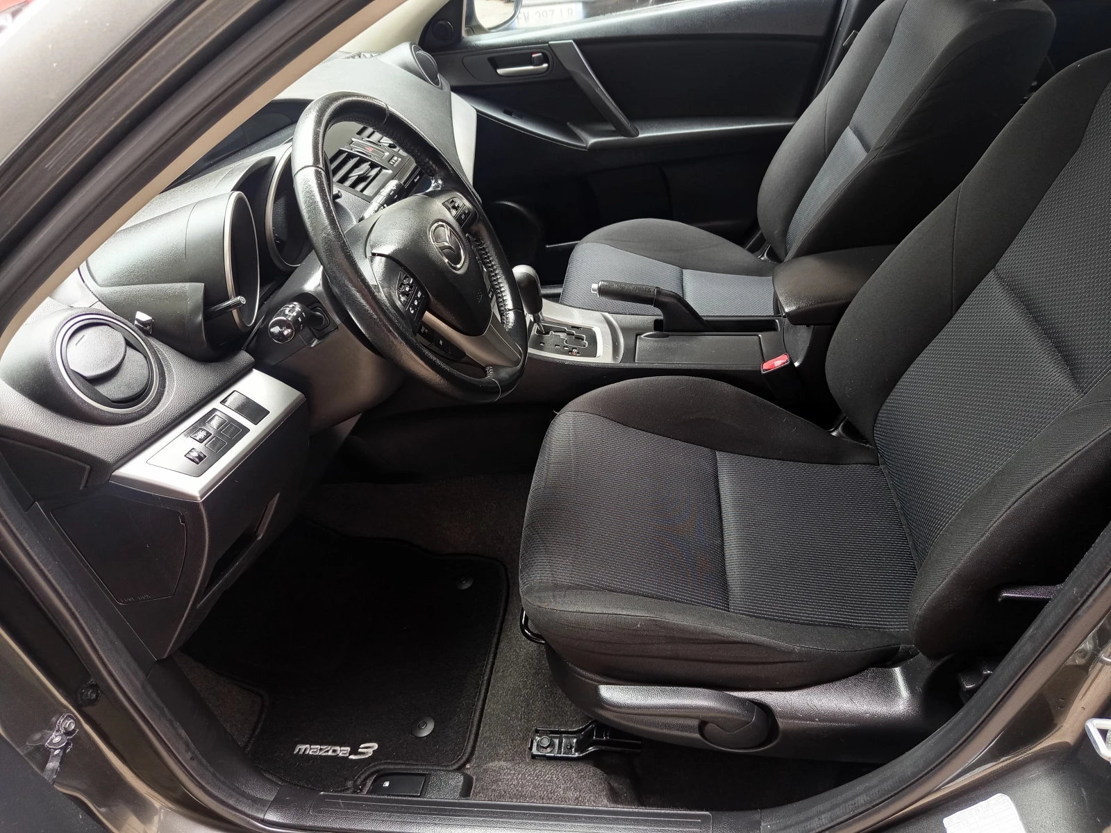 Mazda 3 1.6 i avtomatik, снимка 7 - Автомобили и джипове - 54294242