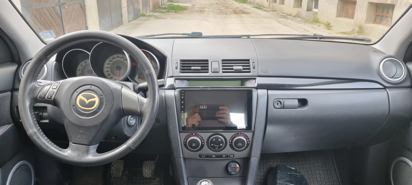 Mazda 3 1.6i, снимка 8 - Автомобили и джипове - 54359927