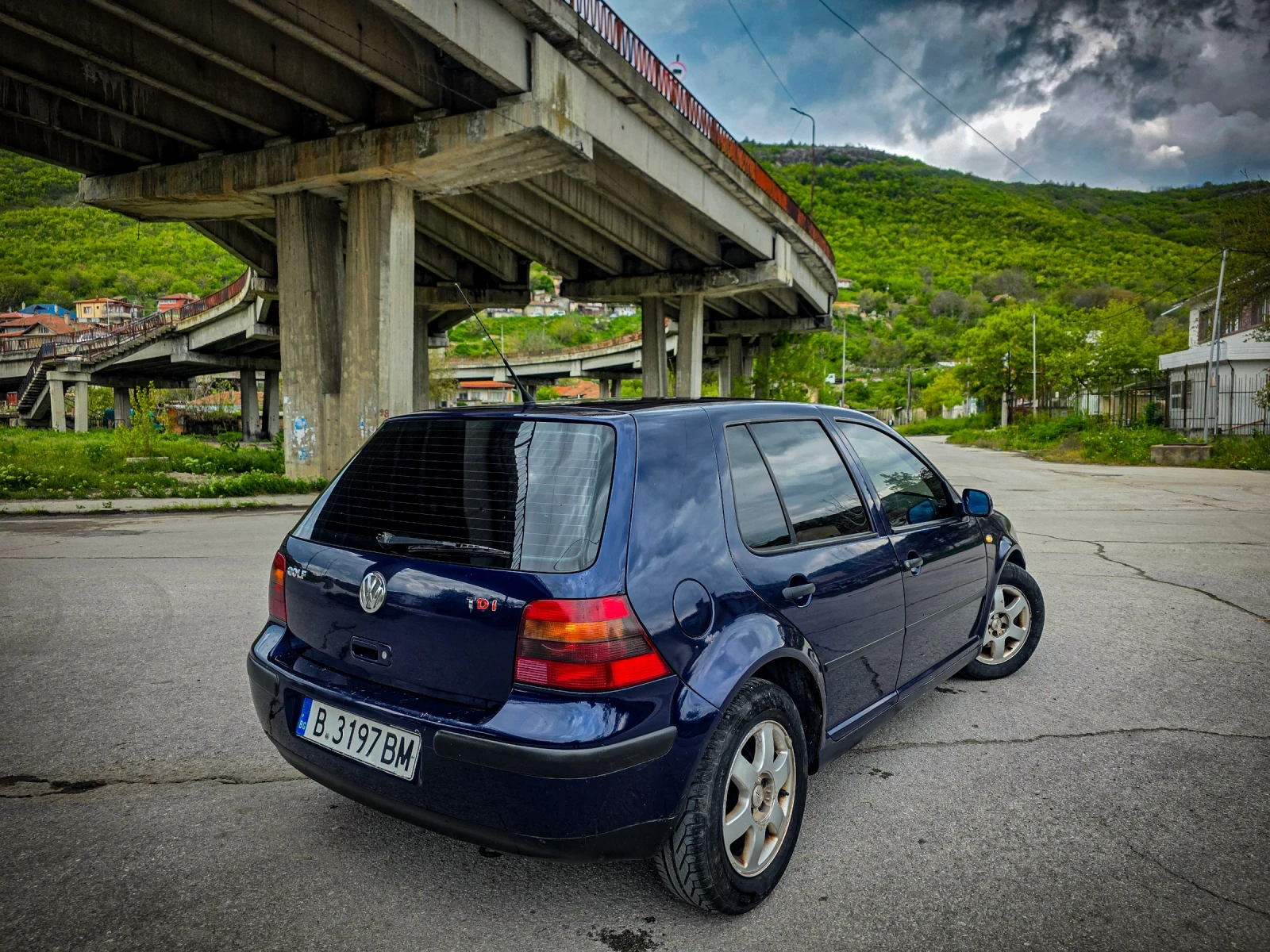 VW Golf = 1.9tdi= 6скорости= РЕКАРО= КЛИМАТРОНИК= , снимка 3 - Автомобили и джипове - 54400559