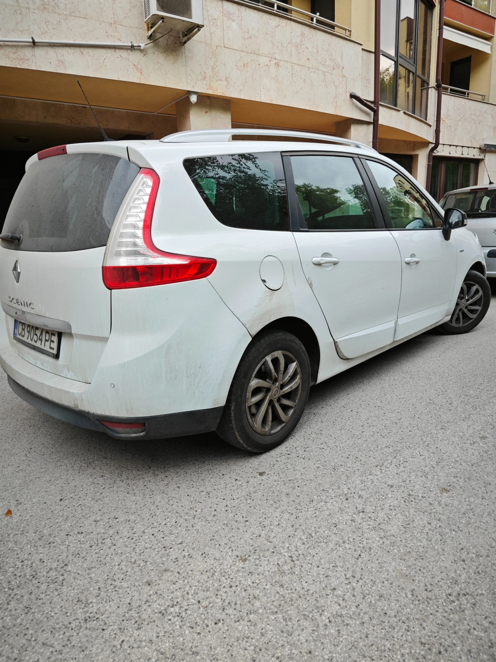 Renault Grand scenic, снимка 3 - Автомобили и джипове - 54836163