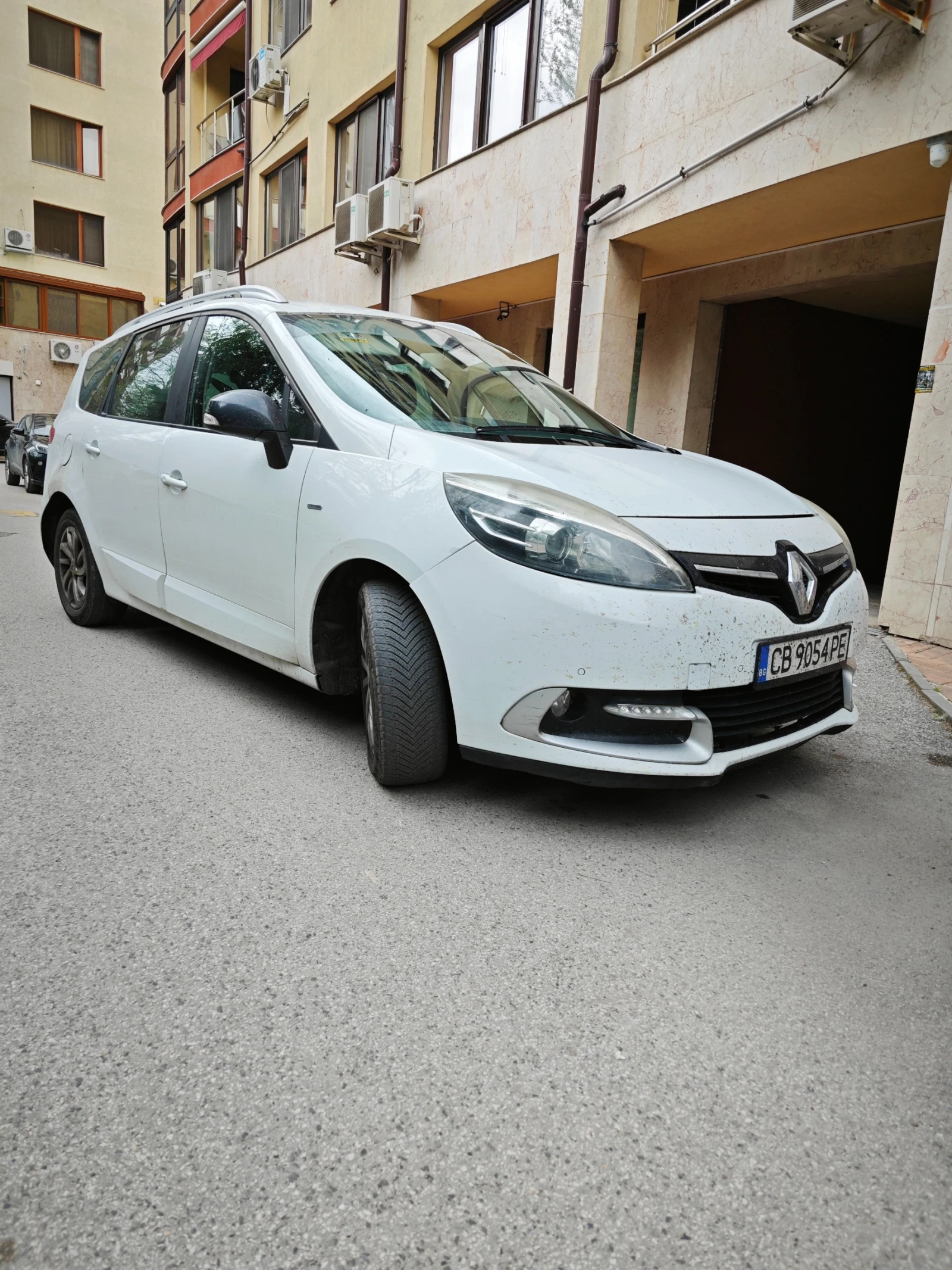 Renault Grand scenic, снимка 2 - Автомобили и джипове - 54836163