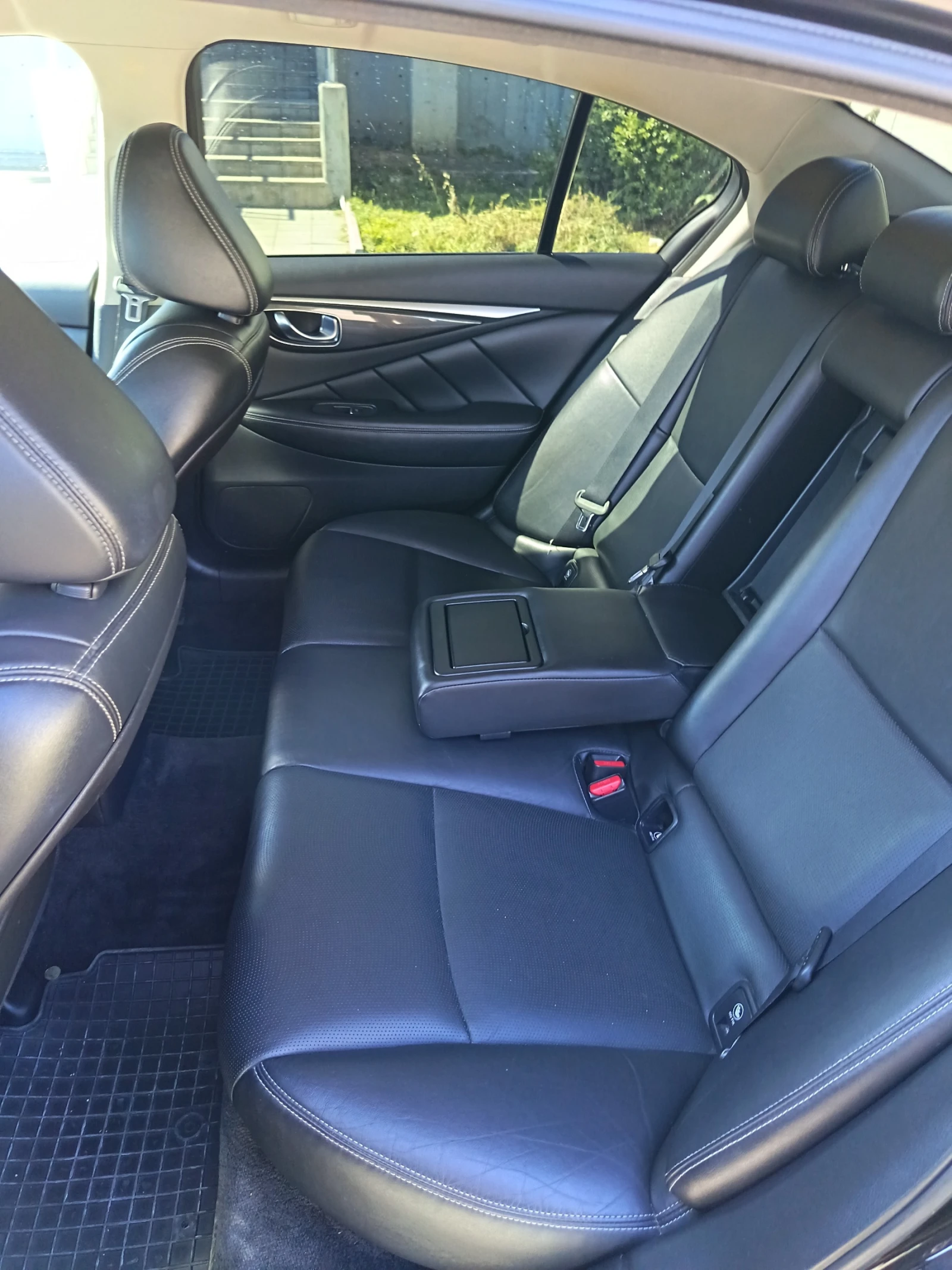 Infiniti Q50, снимка 8 - Автомобили и джипове - 55009620