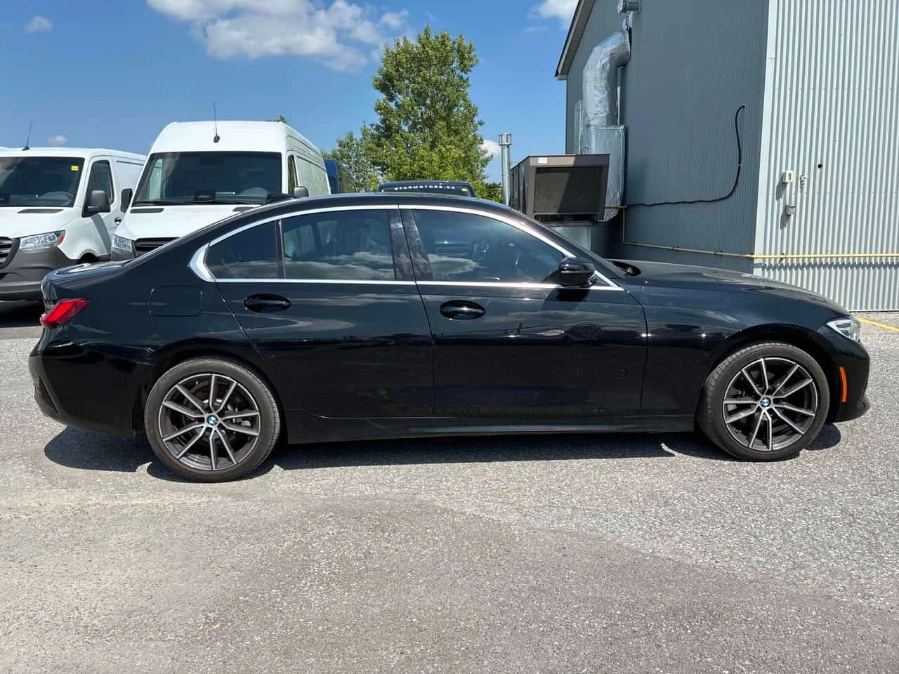 BMW 330 i xDrive/ПОДГРЕВИ/ШИБИДАХ/АВТОФИНАНСИРАНЕ, снимка 4 - Автомобили и джипове - 55228799