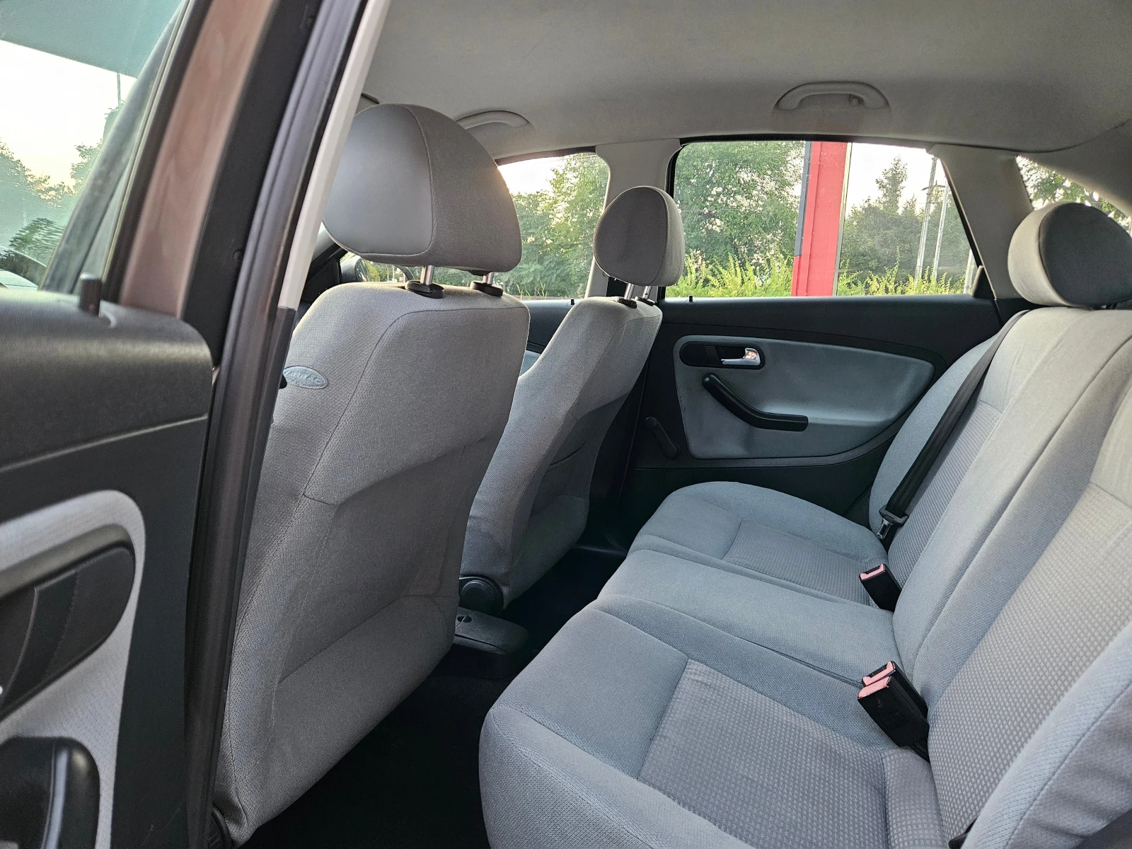 Seat Ibiza 1.2, 64к.с, Перфектна!, снимка 9 - Автомобили и джипове - 55619652