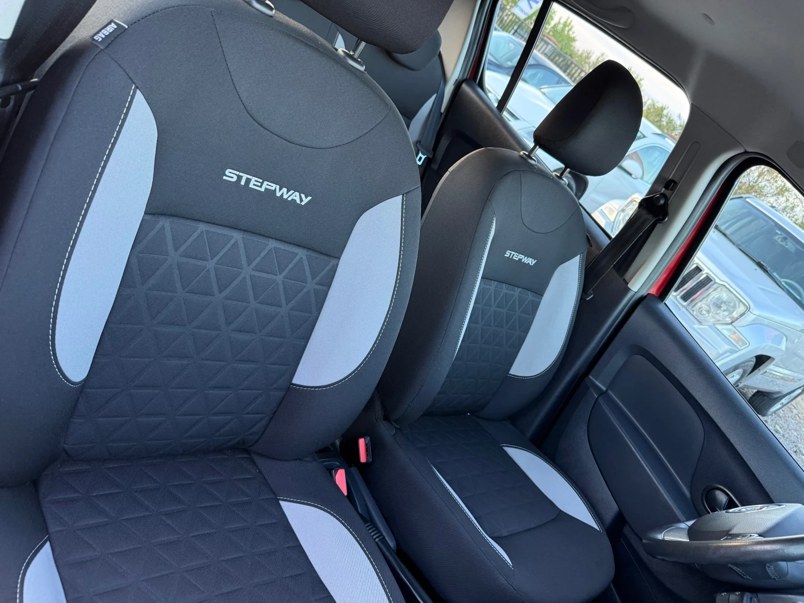 Dacia Sandero 0.9 90 к.с. STEPWAY, снимка 11 - Автомобили и джипове - 55940106