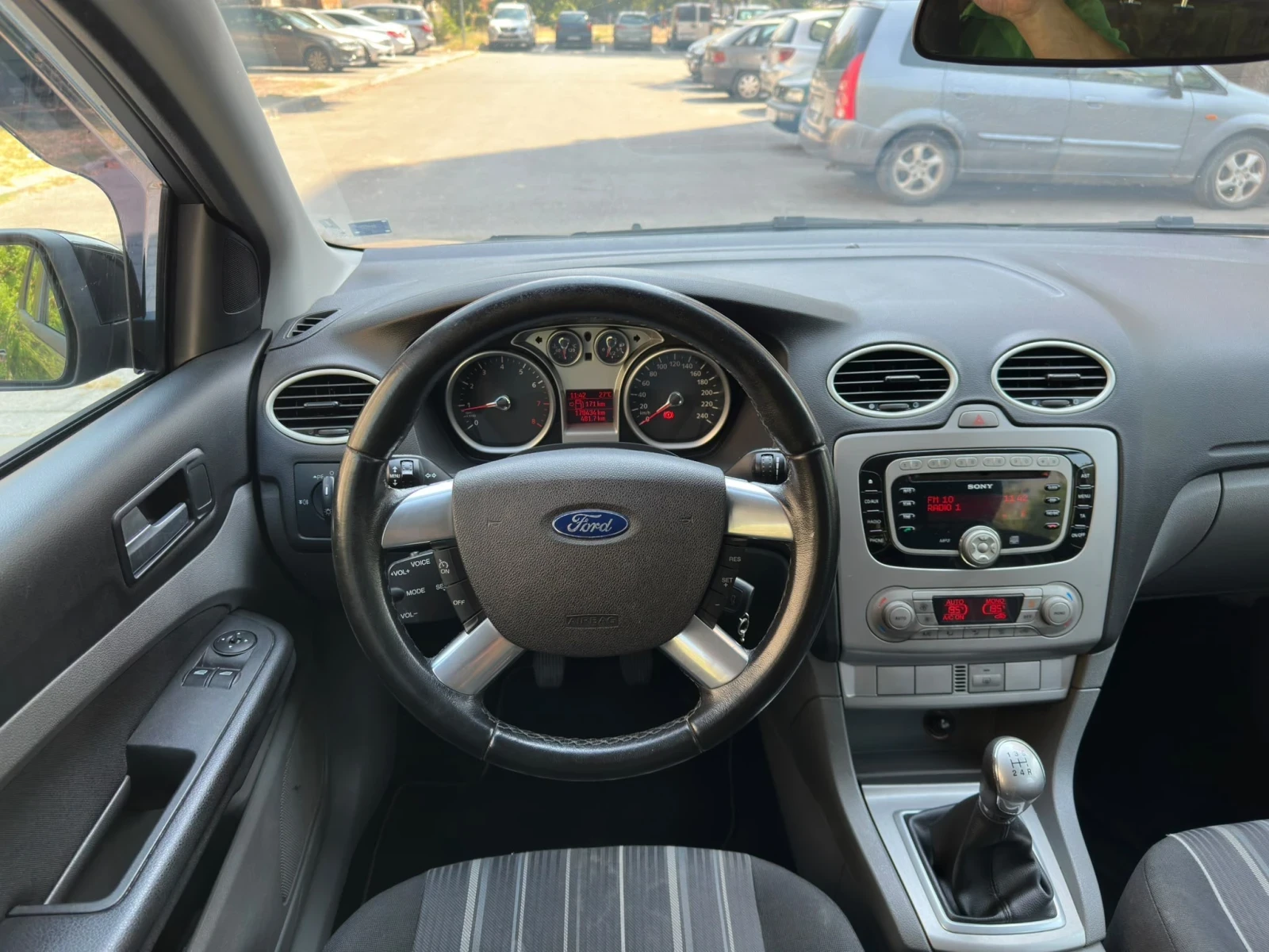 Ford Focus 1.6i Facelift/Автопилот/Климатроник/Теглич, снимка 10 - Автомобили и джипове - 56096586