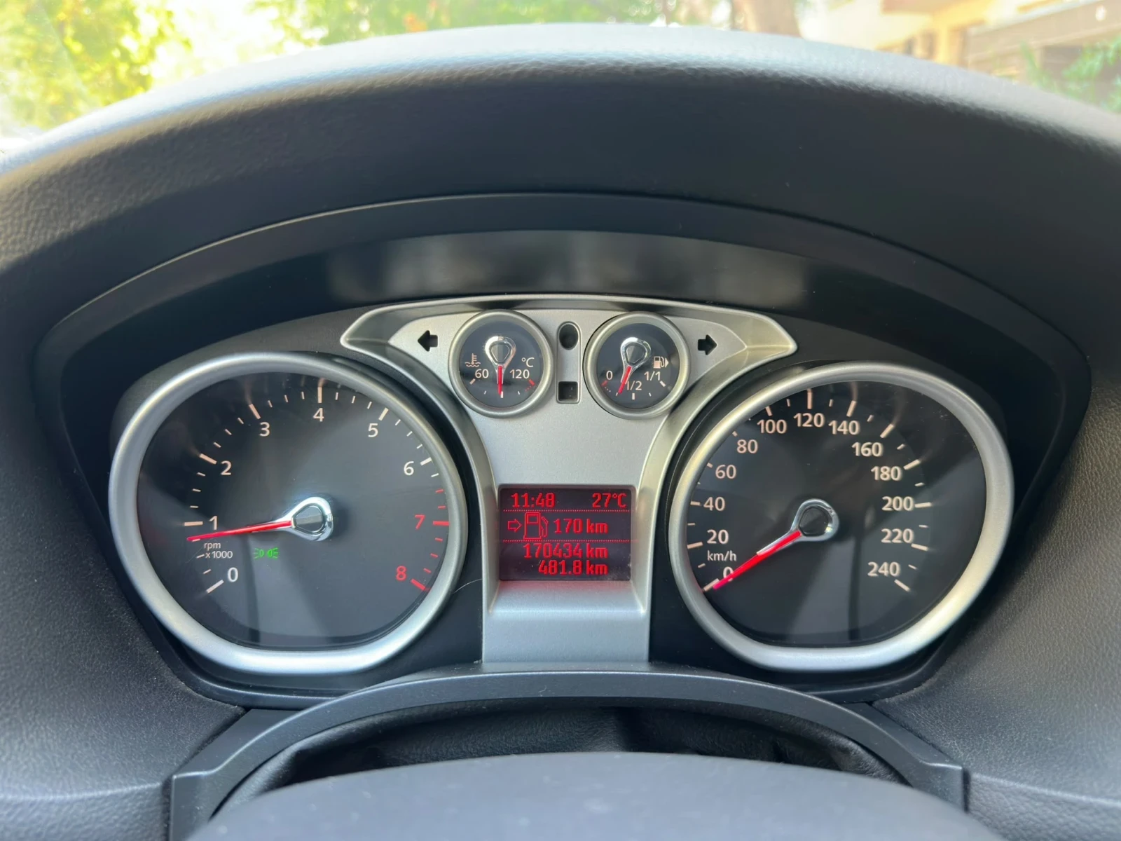 Ford Focus 1.6i Facelift/Автопилот/Климатроник/Теглич, снимка 15 - Автомобили и джипове - 56096586
