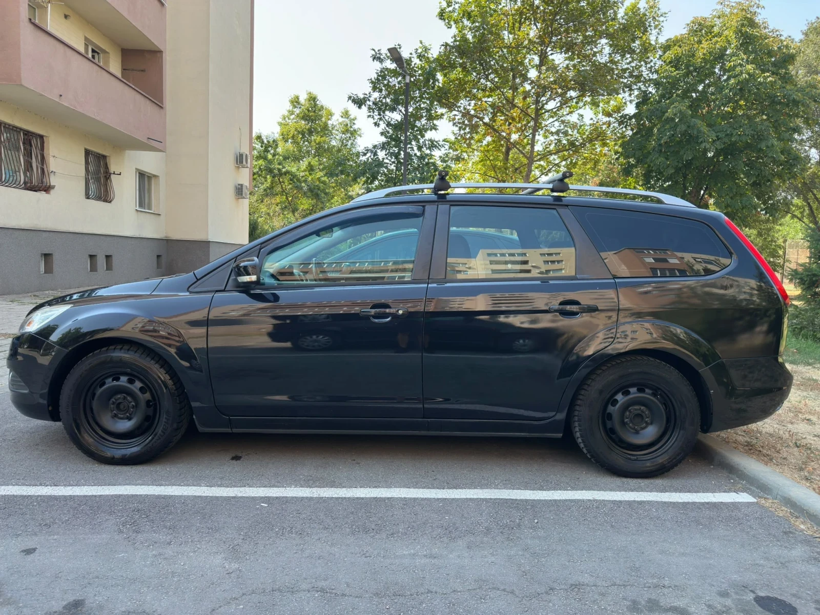 Ford Focus 1.6i Facelift/Автопилот/Климатроник/Теглич, снимка 4 - Автомобили и джипове - 56096586