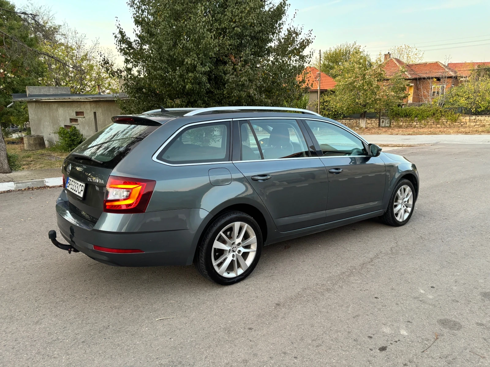 Skoda Octavia 2.0 TDI 4x4, снимка 5 - Автомобили и джипове - 56588622