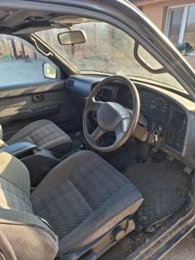 Toyota Hilux, снимка 6 - Автомобили и джипове - 53642392